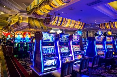 begawan 4d app showing live blackjack table with multilingual dealer chat